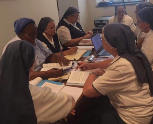 FSCG - CGXXIV / Sorelle al lavoro su "La proposta di modifiche al testo della Regola di Vita e del Direttorio."